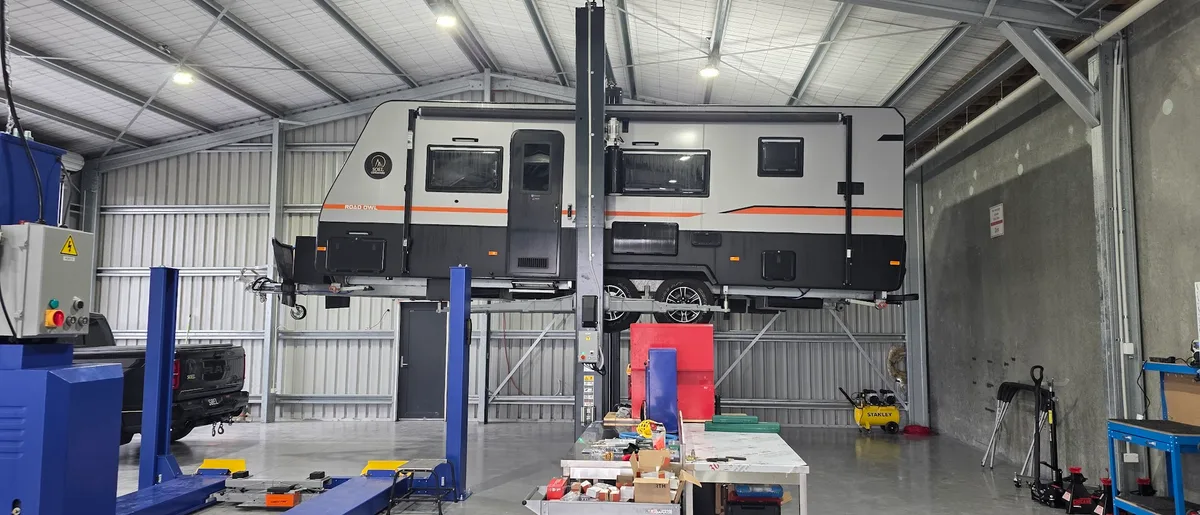Caravan on the hoist