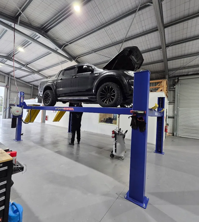 Vehicle servicing workshop